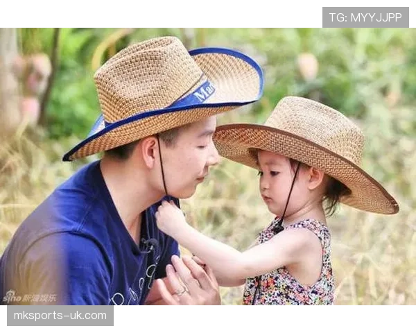 李小鹏退役后带娃比练体操还拼？